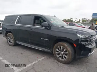 2021 Chevrolet Suburban LT z VIN 1GNSCCKD8MR146950, wystawiony jako IAAI lot #42431197 z przebiegiem 155 060 mil mil oraz . Historia ofert i sprzedaży dostępna na DreamBid. Obrazek 1.