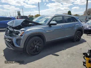 2024 Volkswagen Atlas SE z VIN 1V2KE2CA3RC215845, wystawiony jako Copart lot #52538535 z przebiegiem 13 088 mil mil oraz Szkoda całkowita • Salvage title. Historia ofert i sprzedaży dostępna na DreamBid. Obrazek 1.