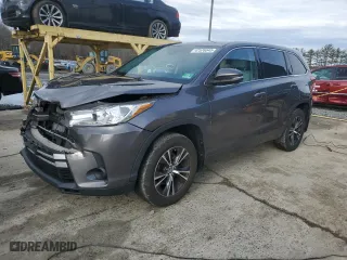 2018 Toyota Highlander LE with VIN 5TDBZRFH6JS821036, listed as a Copart auction lot 47576545 with 73,101 mi miles and Salvage Title. Bid and sale history available at carsss.com. Image 1.
