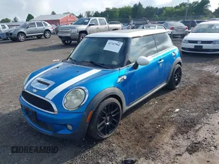 2008 MINI Hardtop S z VIN WMWMF73548TT91208, wystawiony jako IAAI lot #42747902 z przebiegiem 137 214 mil mil oraz . Historia ofert i sprzedaży dostępna na DreamBid. Obrazek 2.