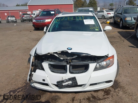 2006 BMW 3 Series 325i with VIN WBAVB13536KX69521, listed as a IAAI auction lot 41832395 with 182,106 mi miles. Bid and sale history available at carsss.com. Image 13.