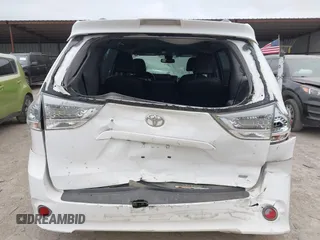 2018 Toyota Sienna SE with VIN 5TDXZ3DC3JS910458, listed as a IAAI auction lot 40980174 with 133,139 mi miles and . Bid and sale history available at DreamBid. Image 16.