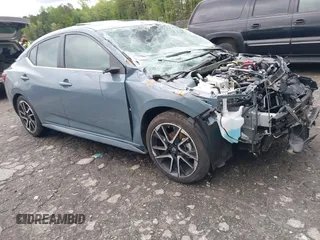 2025 Nissan Sentra SR z VIN 3N1AB8DV4SY223401, wystawiony jako IAAI lot #42005293 z przebiegiem 178 mil mil oraz . Historia ofert i sprzedaży dostępna na DreamBid. Obrazek 1.
