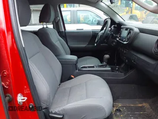 2021 Toyota Tacoma SR z VIN 3TMCZ5AN6MM444433, wystawiony jako IAAI lot #42260193 z przebiegiem 47 351 mil mil oraz . Historia ofert i sprzedaży dostępna na DreamBid. Obrazek 5.
