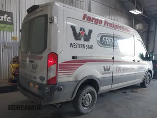2020 Ford Transit Cargo z VIN 1FTBR1CG9LKB59461, wystawiony jako IAAI lot #41807469 z przebiegiem 205 431 mil mil oraz . Historia ofert i sprzedaży dostępna na DreamBid. Obrazek 4.