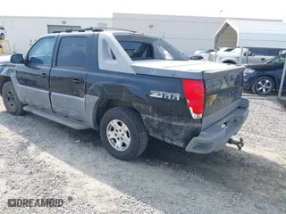 2002 Chevrolet Avalanche with VIN 3GNEC13T02G219796, listed as a IAAI auction lot 41902162 with 308,048 mi miles. Bid and sale history available at carsss.com. Image 3.