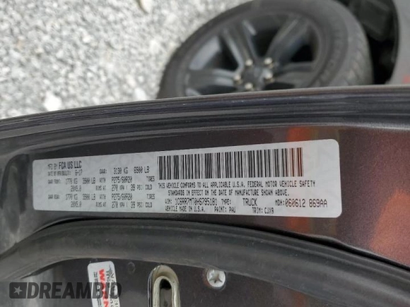 2017 Ram 1500 Night z VIN 1C6RR7MT0HS795181, wystawiony jako Copart lot #56459275 z przebiegiem 118 876 mil mil oraz Szkoda całkowita • Salvage title. Historia ofert i sprzedaży dostępna na DreamBid. Obrazek 13.