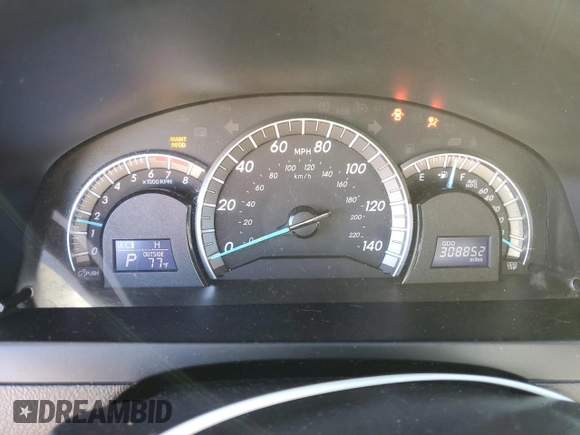 2014 Toyota Camry L with VIN 4T1BF1FK7EU795226, listed as a Copart auction lot 48015775 with 308,852 mi miles and Salvage Title. Bid and sale history available at carsss.com. Image 9.