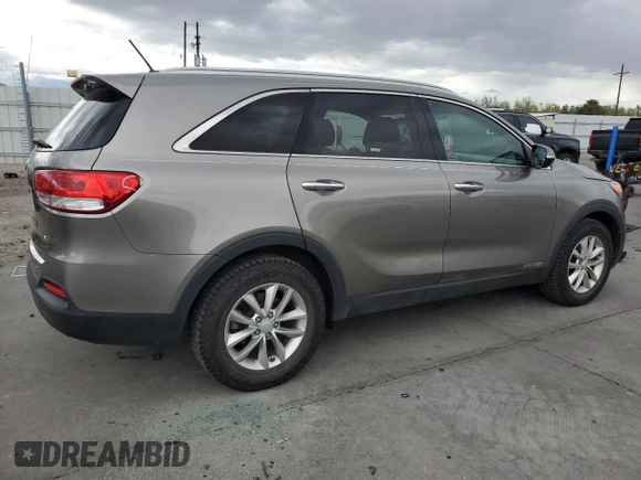 2016 Kia Sorento LX z VIN 5XYPGDA52GG107017, wystawiony jako Copart lot #55630995 z przebiegiem 110 423 mil mil oraz Nie do naprawy • Non repairable. Historia ofert i sprzedaży dostępna na DreamBid. Obrazek 3.