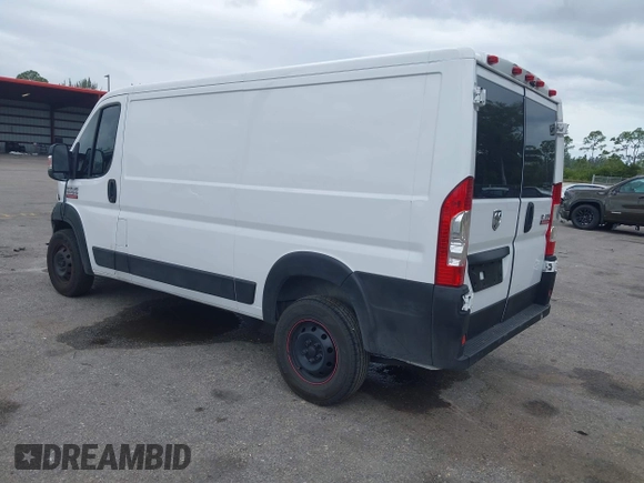 2017 Ram ProMaster Cargo z VIN 3C6TRVAG9HE546267, wystawiony jako IAAI lot #42180933 z przebiegiem 78 805 mil mil oraz . Historia ofert i sprzedaży dostępna na DreamBid. Obrazek 3.
