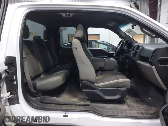 2017 Ford F-150 XL with VIN 1FTFX1EG1HKD34264, listed as a IAAI auction lot 41868204 with 152,290 mi miles. Bid and sale history available at carsss.com. Image 18.
