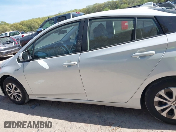 2022 Toyota Prius LE z VIN JTDKAMFP3N3202936, wystawiony jako IAAI lot #42238577 z przebiegiem 38 065 mil mil oraz . Historia ofert i sprzedaży dostępna na DreamBid. Obrazek 14.