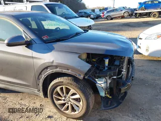 2018 Hyundai Tucson SE z VIN KM8J2CA48JU631165, wystawiony jako IAAI lot #41600722 z przebiegiem 120 021 mil mil oraz . Historia ofert i sprzedaży dostępna na DreamBid. Obrazek 6.