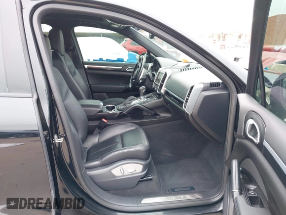 2016 Porsche Cayenne z VIN WP1AA2A29GLA00762, wystawiony jako IAAI lot #41963152 z przebiegiem 60 503 mil mil oraz . Historia ofert i sprzedaży dostępna na DreamBid. Obrazek 5.