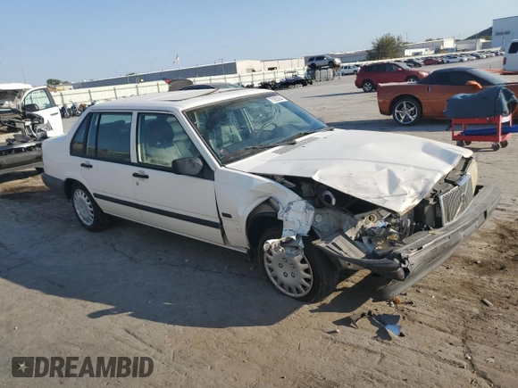 1994 Volvo 900 с VIN YV1JS8611R1172830, выставлен на аукционе Copart как лот 75955284 с пробегом 222 846 миль миль и Списание • Salvage title. История ставок и продаж доступна на DreamBid. Изображение 4.