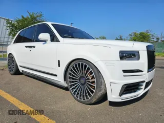 2021 Rolls-Royce Cullinan Black Badge z VIN SLATV8C06MU205174, wystawiony jako Copart lot #60113335 z przebiegiem 1 000 mil mil oraz Nie do naprawy • Non repairable. Historia ofert i sprzedaży dostępna na DreamBid. Obrazek 1.