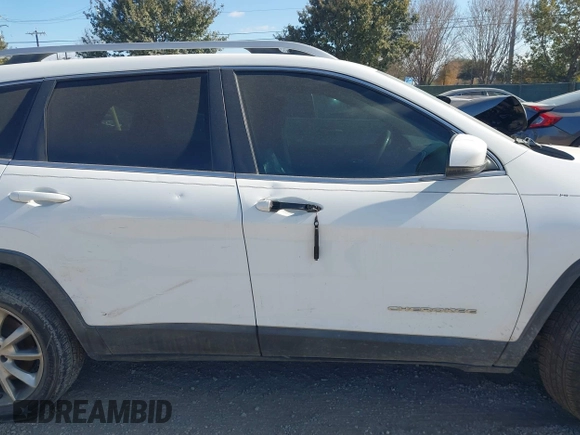 2014 Jeep Cherokee Limited with VIN 1C4PJLDSXEW118473, listed as a IAAI auction lot 41359322 with 111,000 mi miles. Bid and sale history available at carsss.com. Image 12.