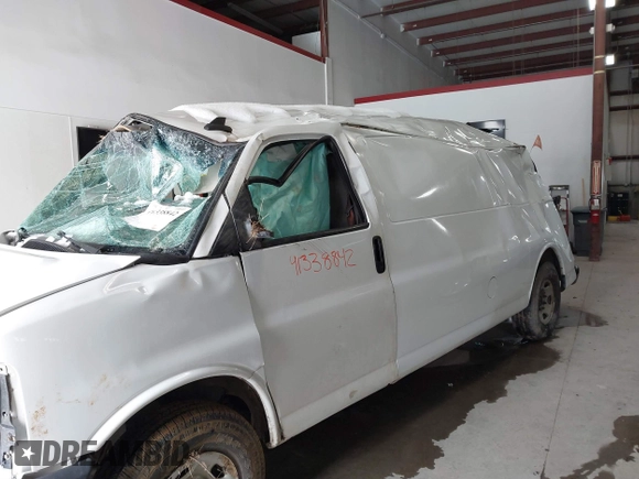 2016 Chevrolet Express Cargo Van with VIN 1GCWGBFF9G1176398, listed as a IAAI auction lot 41338842 with 329,520 mi miles. Bid and sale history available at carsss.com. Image 6.