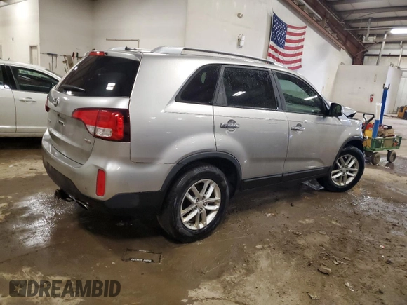 2015 Kia Sorento LX with VIN 5XYKT3A65FG655486, listed as a Copart auction lot 47469305 with Not Provided miles and Clean Title. Bid and sale history available at DreamBid. Image 3.