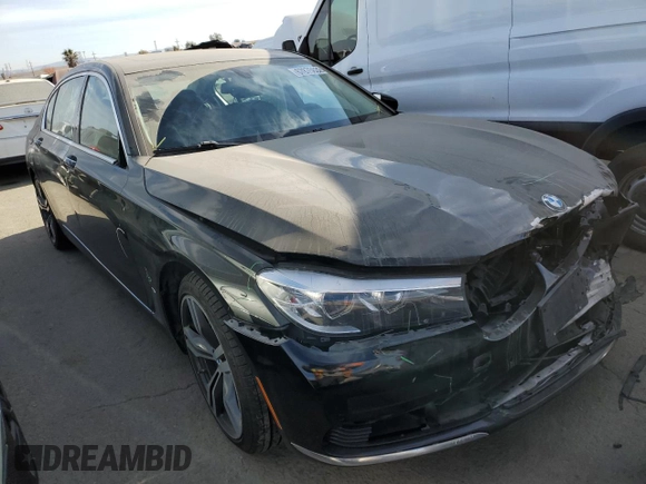 2016 BMW 7 Series 740i with VIN WBA7E2C56GG547453, listed as a Copart auction lot 67875632 with 92,588 mi miles. Bid and sale history available at carsss.com. Image 4.