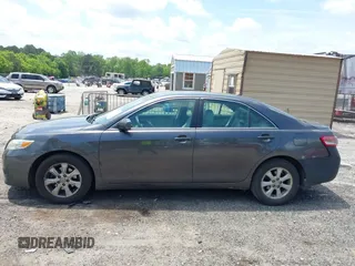 2011 Toyota Camry LE z VIN 4T4BF3EK3BR200855, wystawiony jako IAAI lot #42134686 z przebiegiem 248 776 mil mil oraz . Historia ofert i sprzedaży dostępna na DreamBid. Obrazek 14.