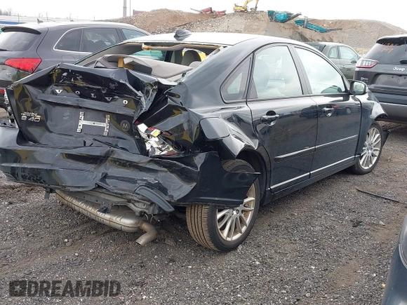 2009 Volvo S40 2.4L z VIN YV1MS390692463515, wystawiony jako IAAI lot #41977823 z przebiegiem 75 899 mil mil oraz . Historia ofert i sprzedaży dostępna na DreamBid. Obrazek 4.