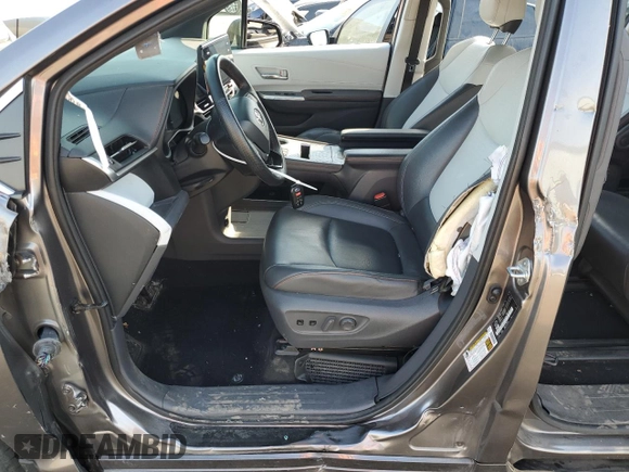 2021 Toyota Sienna XLE with VIN 5TDGSKFC6MS037515, listed as a Copart auction lot 77397944 with 71,034 mi miles and Clean Title. Bid and sale history available at carsss.com. Image 7.
