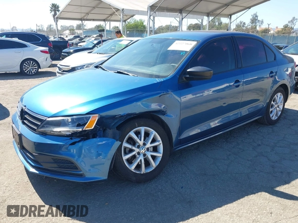 2015 Volkswagen Jetta SE with VIN 3VWD17AJXFM261556, listed as a IAAI auction lot 42227068 with 135,370 mi miles and . Bid and sale history available at DreamBid. Image 2.