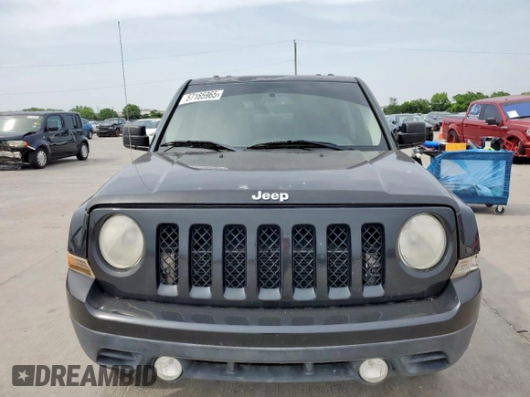 2011 Jeep Patriot Latitude z VIN 1J4NF1GB5BD101025, wystawiony jako Copart lot #57165965 z przebiegiem 100 980 mil mil oraz Czysty tytuł • Clean title. Historia ofert i sprzedaży dostępna na DreamBid. Obrazek 5.