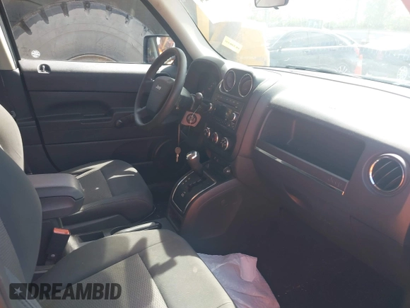 2010 Jeep Patriot Sport with VIN 1J4NT2GB8AD573538, listed as a IAAI auction lot 42113824 with 166,584 mi miles. Bid and sale history available at carsss.com. Image 5.