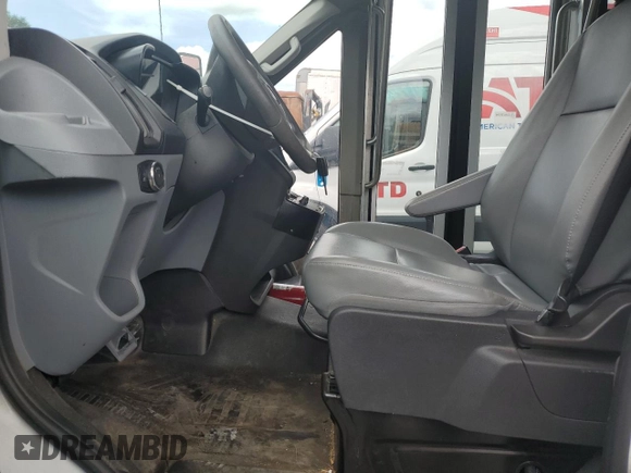 2017 Ford Transit z VIN 1FDES6PM1HKA09460, wystawiony jako Copart lot #62768515 z przebiegiem 197 033 mil mil oraz Czysty tytuł • Clean title. Historia ofert i sprzedaży dostępna na DreamBid. Obrazek 7.