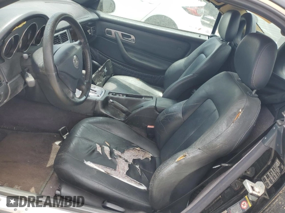 2001 Mercedes-Benz SLK 230 Kompressor z VIN WDBKK49F31F175681, wystawiony jako Copart lot #65155374 z przebiegiem Nie podano mil oraz Nie do naprawy • Non repairable. Historia ofert i sprzedaży dostępna na DreamBid. Obrazek 7.