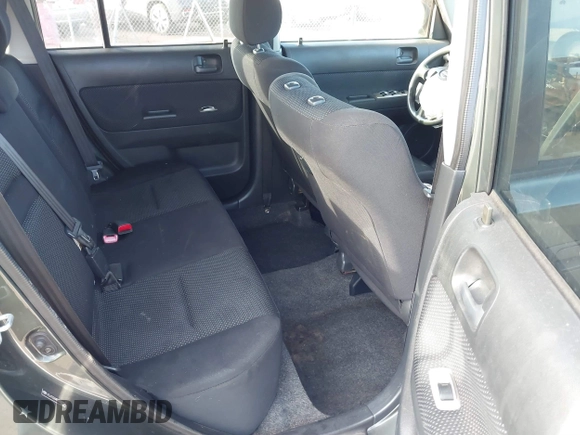 2005 Scion xB z VIN JTLKT324454003196, wystawiony jako IAAI lot #41627123 z przebiegiem 173 851 mil mil oraz . Historia ofert i sprzedaży dostępna na DreamBid. Obrazek 8.