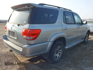 2007 Toyota Sequoia SR5 with VIN 5TDZT34A17S288122, listed as a IAAI auction lot 41939510 with 275,347 mi miles. Bid and sale history available at carsss.com. Image 4.
