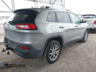 2017 Jeep Cherokee Latitude с VIN 1C4PJLCS2HW596098, выставлен на аукционе IAAI как лот 41409241 с пробегом 93 569 миль миль и . История ставок и продаж доступна на DreamBid. Изображение 4.