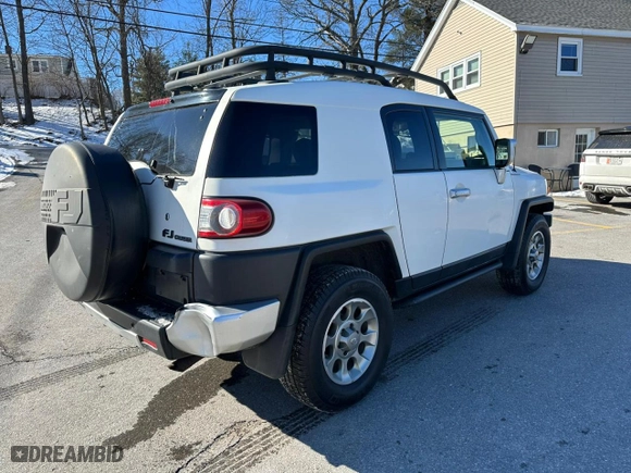 2012 Toyota FJ Cruiser with VIN JTEBU4BF5CK144086, listed as a Copart auction lot 43580065 with 210,801 mi miles and Clean Title. Bid and sale history available at carsss.com. Image 3.
