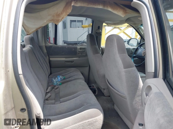 2004 Dodge Dakota SLT with VIN 1D7HG48N54S720724, listed as a IAAI auction lot 42740246 with 153,504 mi miles and . Bid and sale history available at DreamBid. Image 8.