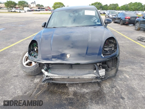 2018 Porsche Macan with VIN WP1AA2A51JLB06768, listed as a IAAI auction lot 41094542 with 55,045 mi miles and . Bid and sale history available at carsss.com. Image 13.