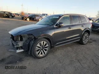 2021 Volvo XC90 Momentum with VIN YV4A221K1M1671698, listed as a Copart auction lot 88785265 with 43,751 mi miles and Salvage Title. Bid and sale history available at carsss.com. Image 1.