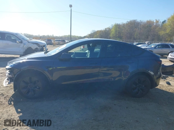 2024 Tesla Model Y Long Range with VIN 7SAYGDEE8RA293641, listed as a IAAI auction lot 41891018 with 7,341 mi miles and . Bid and sale history available at DreamBid. Image 15.