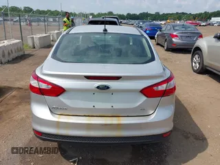 2012 Ford Focus SE с VIN 1FAHP3F25CL354274, выставлен на аукционе IAAI как лот 42560802 с пробегом 198 531 миль миль и . История ставок и продаж доступна на DreamBid. Изображение 17.
