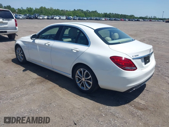 2015 Mercedes-Benz C 300 z VIN 55SWF4JB1FU075766, wystawiony jako IAAI lot #42299603 z przebiegiem 119 589 mil mil oraz . Historia ofert i sprzedaży dostępna na DreamBid. Obrazek 3.