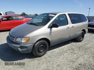 2000 Toyota Sienna CE with VIN 4T3ZF19C1YU305698, listed as a Copart auction lot 52049075 with 230,983 mi miles and Clean Title. Bid and sale history available at carsss.com. Image 1.