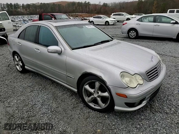 2005 Mercedes-Benz C 230 Kompressor z VIN WDBRF40JX5A787478, wystawiony jako Copart lot #84196124 z przebiegiem Nie podano mil oraz Nie do naprawy • Non repairable. Historia ofert i sprzedaży dostępna na DreamBid. Obrazek 11.