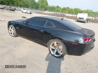 2011 Chevrolet Camaro 2LS z VIN 2G1FA1ED2B9135538, wystawiony jako IAAI lot #42294991 z przebiegiem 173 126 mil mil oraz . Historia ofert i sprzedaży dostępna na DreamBid. Obrazek 3.
