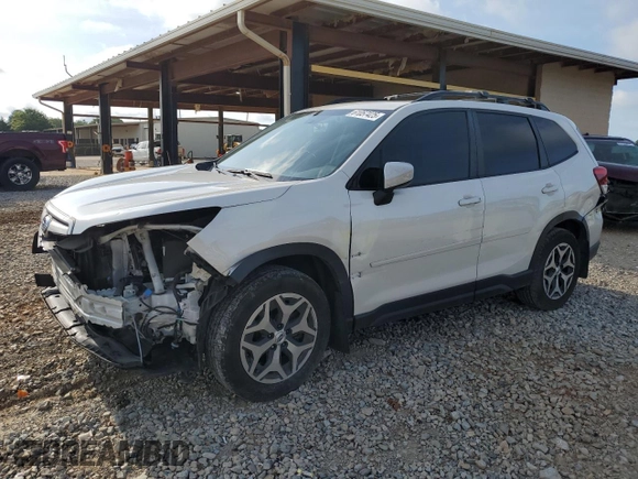 2019 Subaru Forester Premium with VIN JF2SKAECXKH464561, listed as a Copart auction lot 61057425 with 121,967 mi miles and Salvage title. Bid and sale history available at DreamBid. Image 1.
