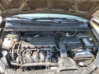 2009 Kia Rondo LX Base with VIN KNAFG528697266422, listed as a Copart auction lot 65730474 with 175,649 mi miles and Non Repairable. Bid and sale history available at carsss.com. Image 12.