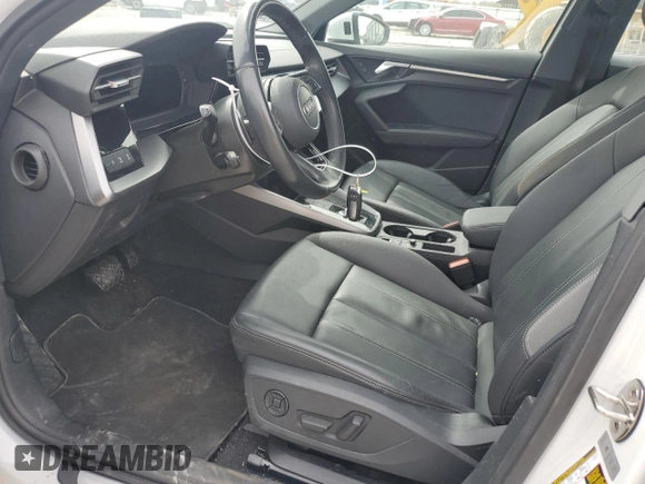 2023 Audi A3 Premium z VIN WAUAUDGY3PA090452, wystawiony jako Copart lot #49063675 z przebiegiem 43 710 mil mil oraz Czysty tytuł • Clean title. Historia ofert i sprzedaży dostępna na DreamBid. Obrazek 7.