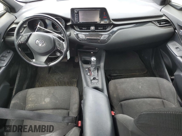 2018 Toyota C-HR XLE z VIN JTNKHMBX2J1011026, wystawiony jako Copart lot #54720135 z przebiegiem 63 614 mil mil oraz Szkoda całkowita • Salvage title. Historia ofert i sprzedaży dostępna na DreamBid. Obrazek 8.