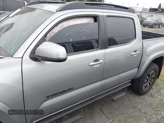 2017 Toyota Tacoma SR5 with VIN 3TMCZ5AN5HM074727, listed as a IAAI auction lot 41976419 with 102,600 mi miles. Bid and sale history available at carsss.com. Image 15.